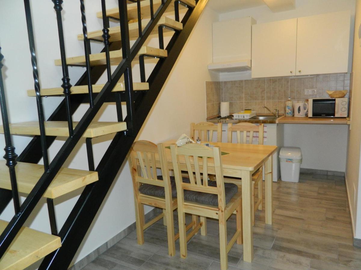 Familia-Pelso Apartmanhaz Zamárdi Exterior photo